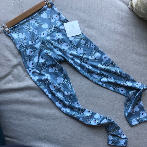 NWT Beyond Yoga Lux High Waisted Legging - Picture 2 of 3